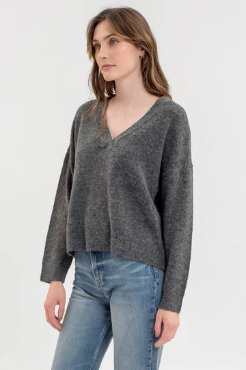 charcoal grey blu pepper v-neck long sleeve marled knit pullover sweater basic relaxed fit