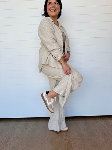 sneaker rubber sole lace up beige black white