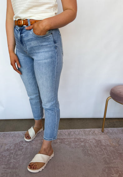 The Elizabeth High Rise Crop Straight Jeans - Supported