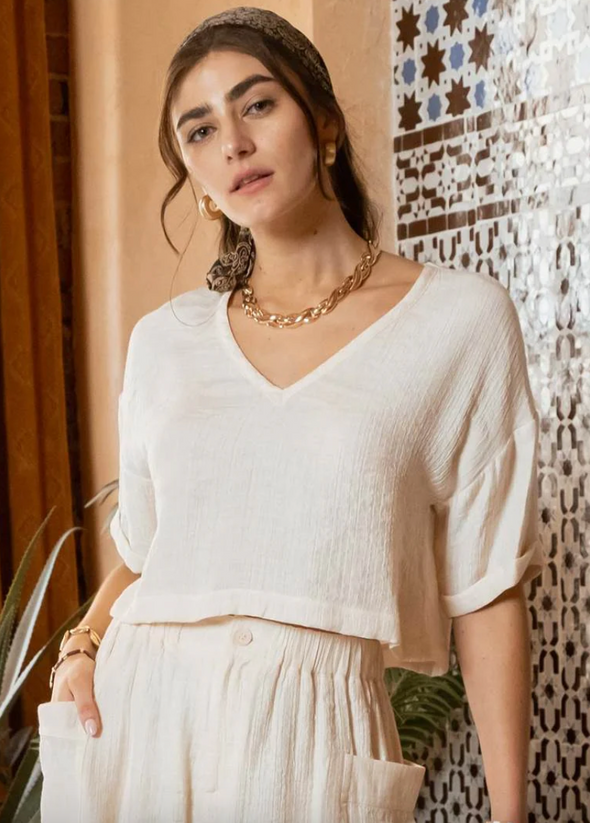 crinkle knit v neck boxy crop top sand cream