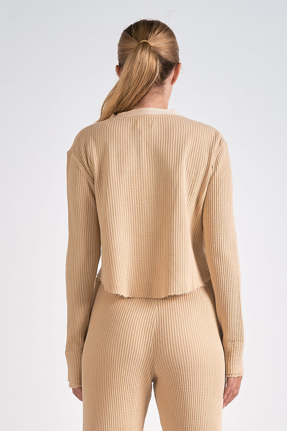 elan tan waffle knit cropped long sleeve v-neck henley top