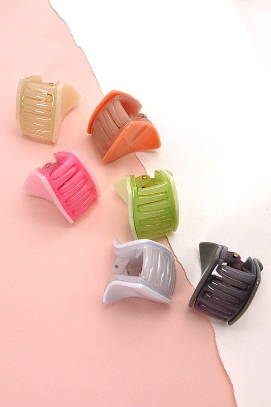 The Junie Mini Triangle Hair Claw Clip