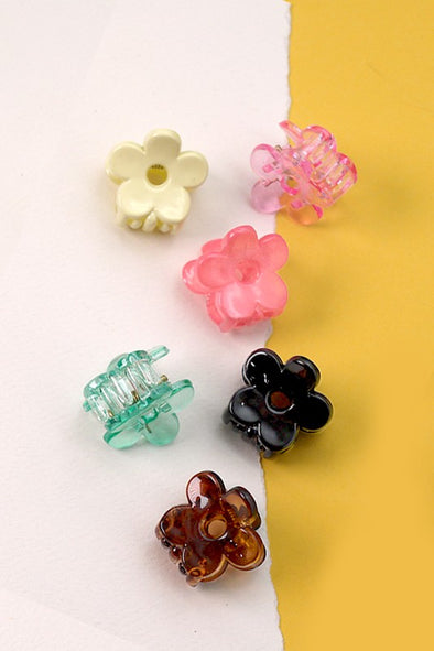 The Annika Mini Flower Claw Clip